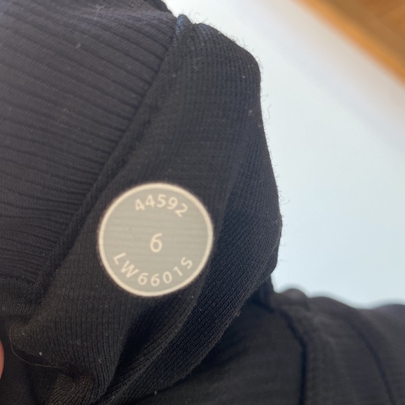 Lululemon Lulu Dance Studio Cropped Pants size 6 - Picture 6 of 6